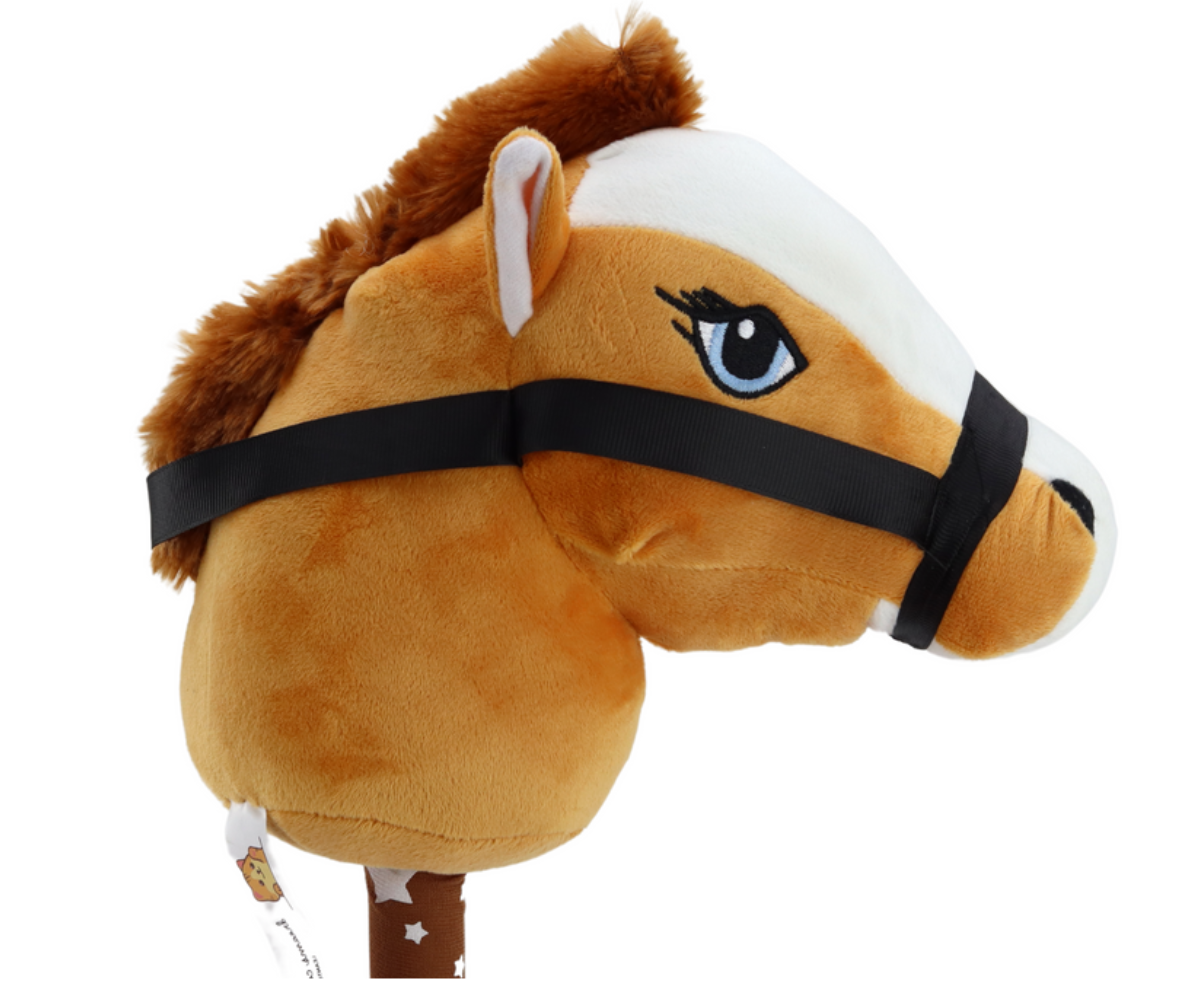 Pehme pruun kepphobune tähekestega varrel, ideaalne kingitus väikesele ratsanikule.