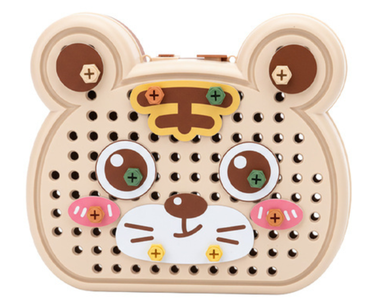 Kosmose ehituskonstruktor kokkupandud kujunditega.