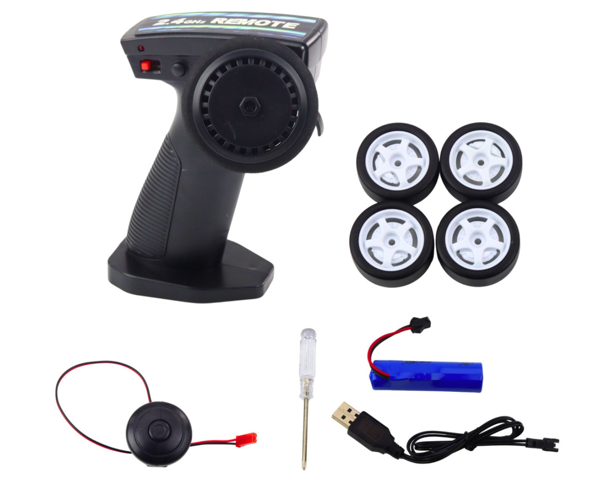 Drift-funktsiooniga kaugjuhitav sportauto koos aku ja USB-laadimiskaabliga