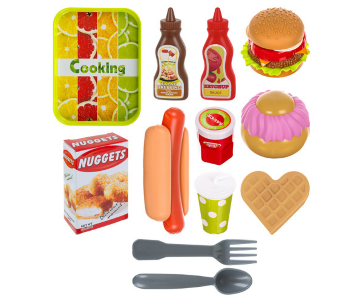 Laste mängutoit hot dog’i, viineri ja saiaga.