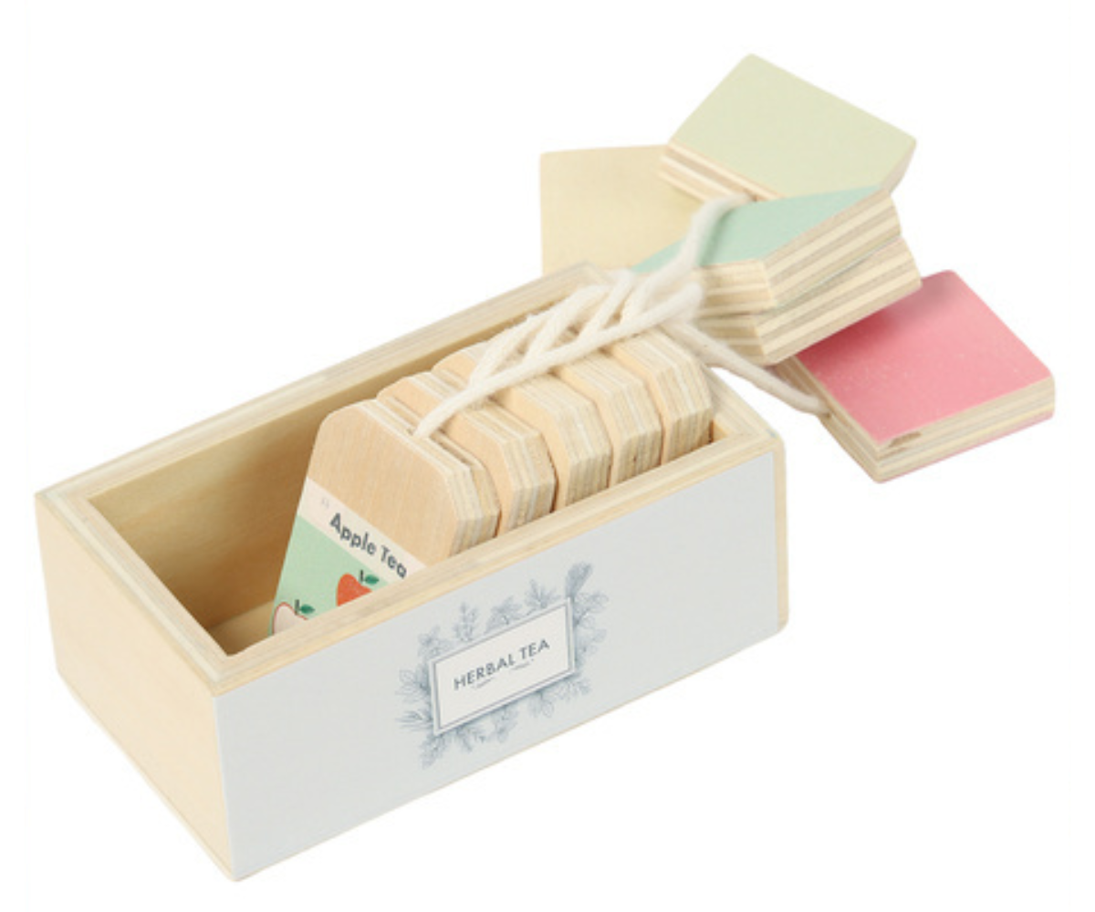 Laste teekomplekt lusikate ja serveerimisalusega.