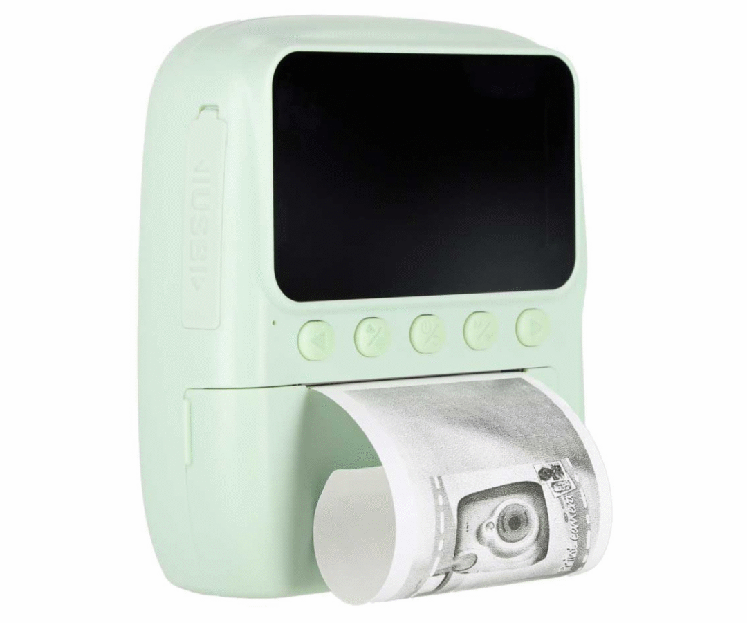 Laste digitaalne kiirkaamera rohelises värvitoonis, nähtav objektiiv ja ekraan.