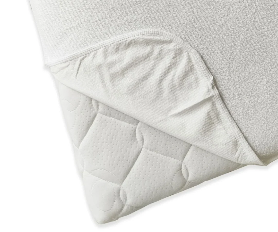 Veekindel madratsikaitse 120x200 cm kummikinnitustega madratsil