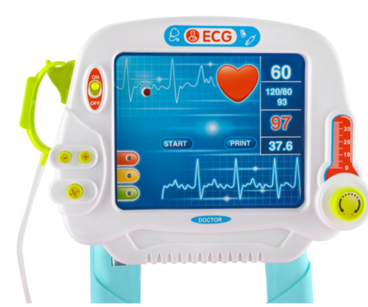 Arstikomplekt käruga Little Doctor – roosa ekraan, mis näitab südame löögisagedust.