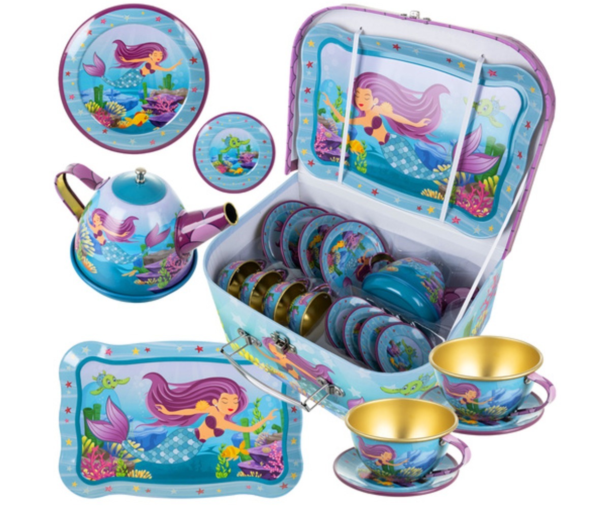 Laste Merineitsi teekomplekt kohvriga, sisaldab teekannu, tasside ja taldrikute komplekti.