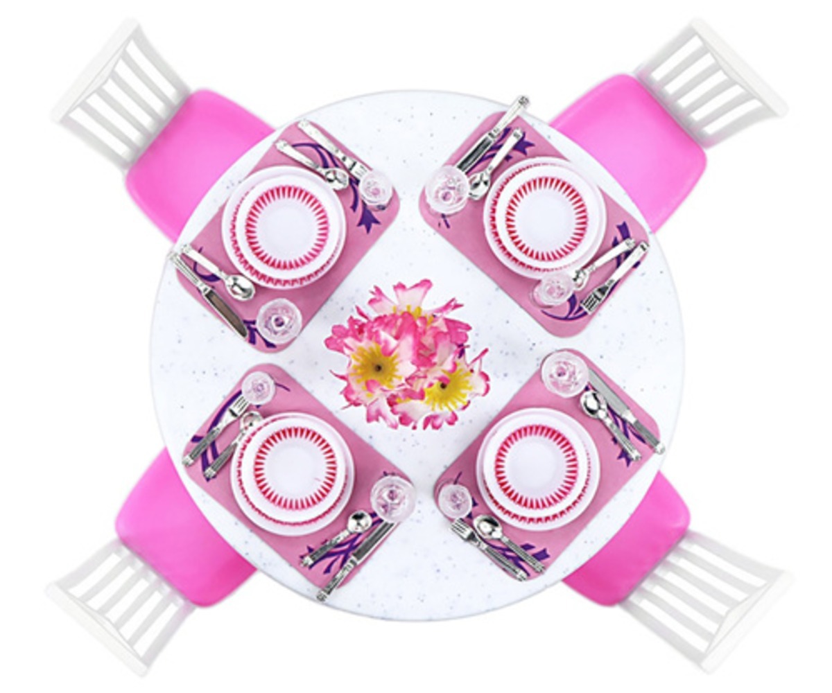 Nukumaja söögitoa mööblikomplekt 43-osaline, ladus söögilaud ja ilusad toolid