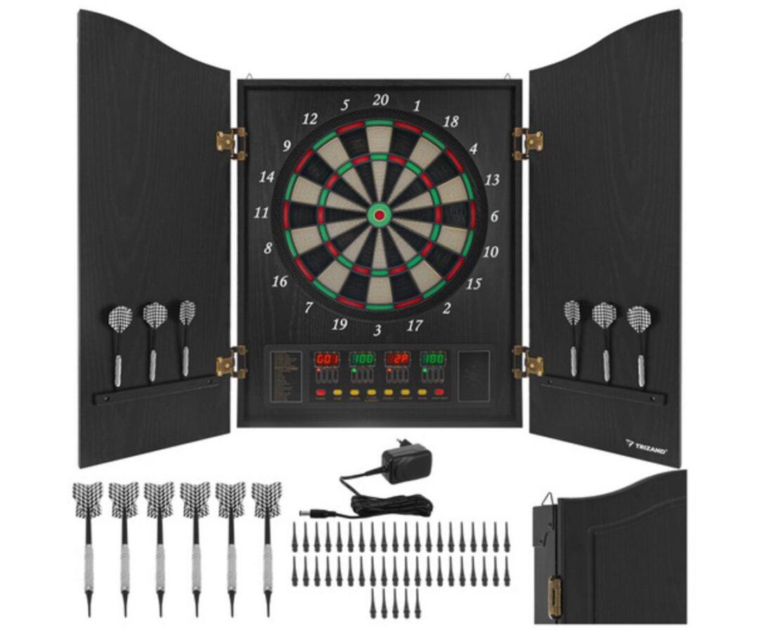 Elektrooniline noolemängu komplekt – 27 mängu avatud, kus on selgelt näha sihtmärk ja noolte hoidmine.