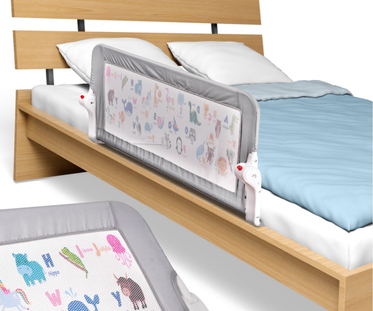Voodipiire / kaitsebarjäär 90cm – loomamustriga, paigaldatud voodi äärde, tagades lapse ohutuse une ajal.