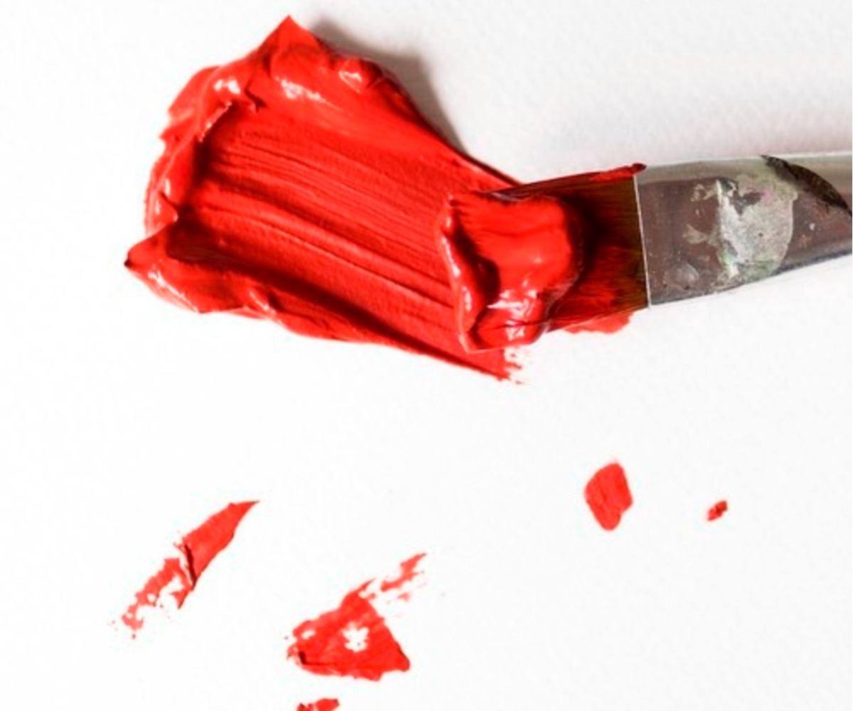 Pintsliga tõmmatud punane akrüülvärv, Akrüülvärvid 24 tk – 12ml Maaleo 20363.