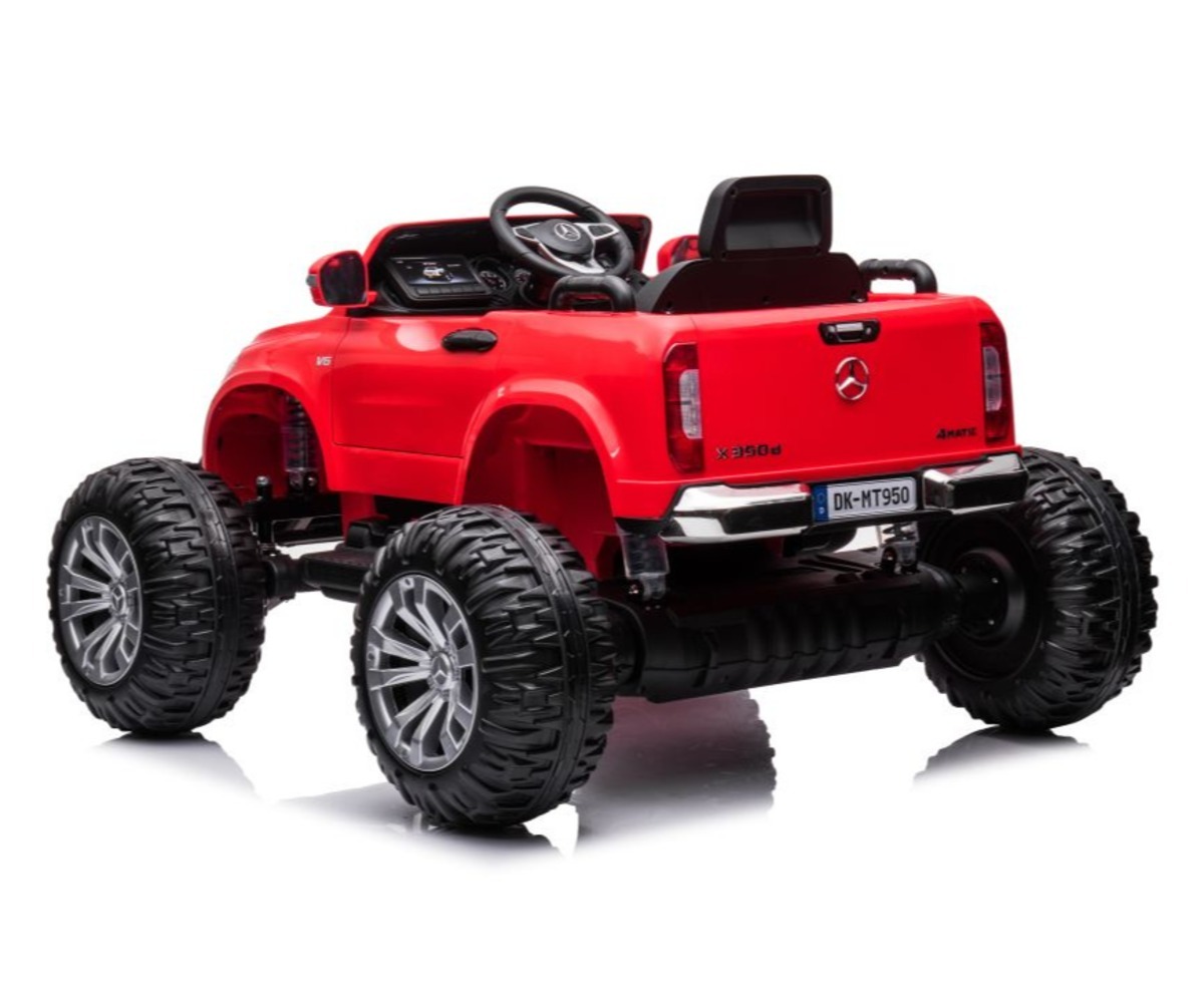 Elektriauto Mercedes DK-MT950 4x4 – punane tagapaneel.