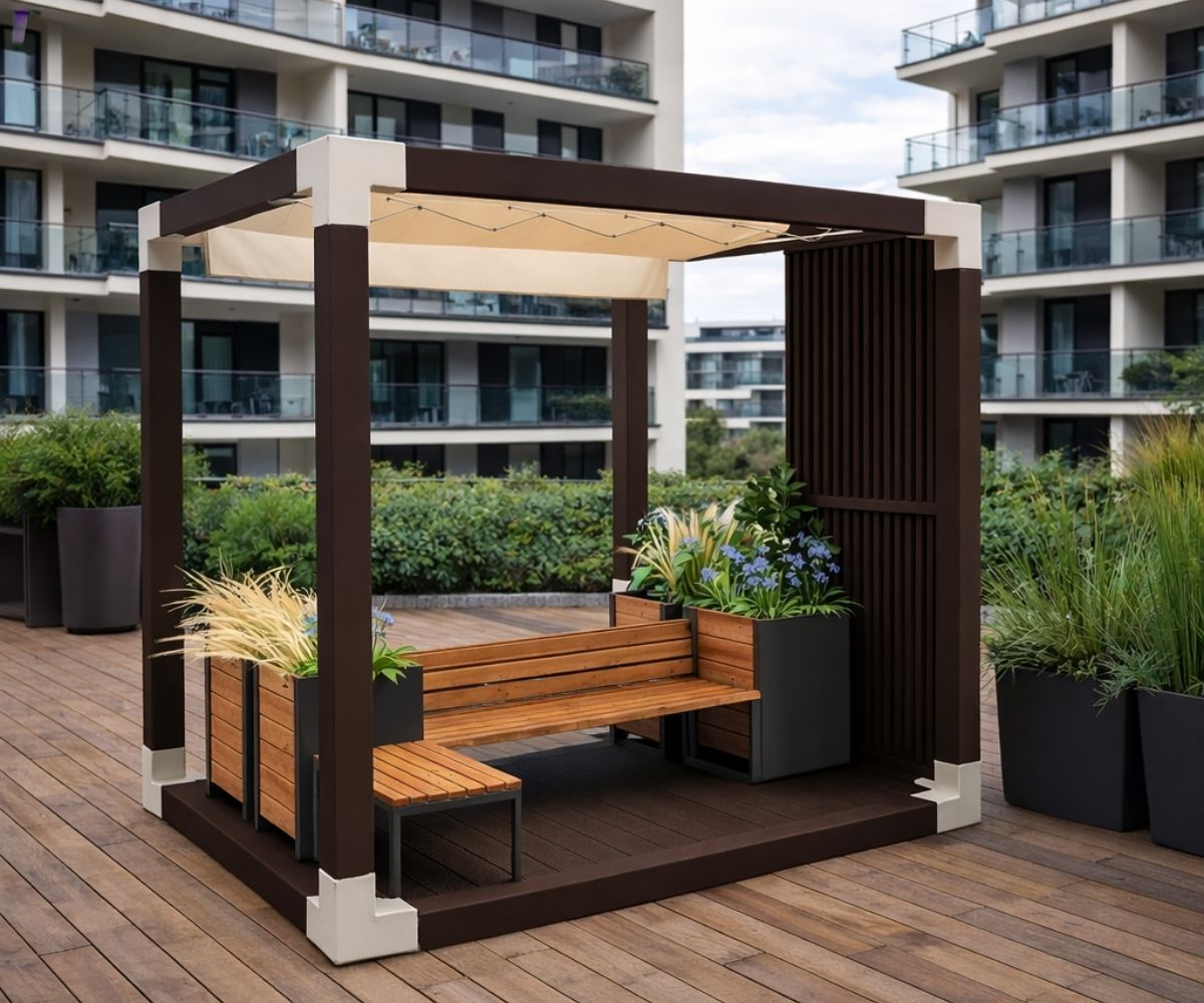 aiapergola 44405 vaade, taustaks kortermaja terrass