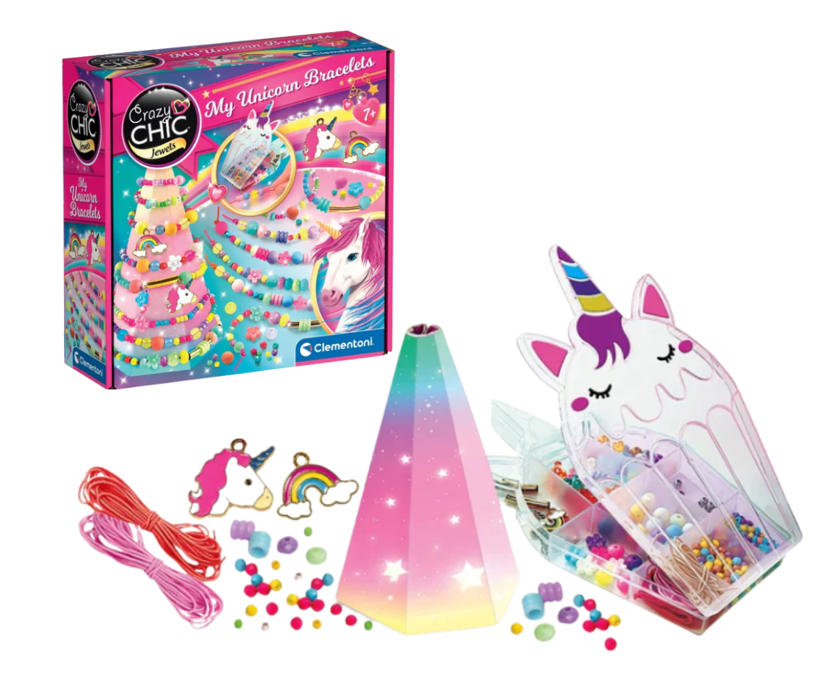 Detailne lähivõte ükssarviku kujulisest pärlist ja säravatest helmestest.