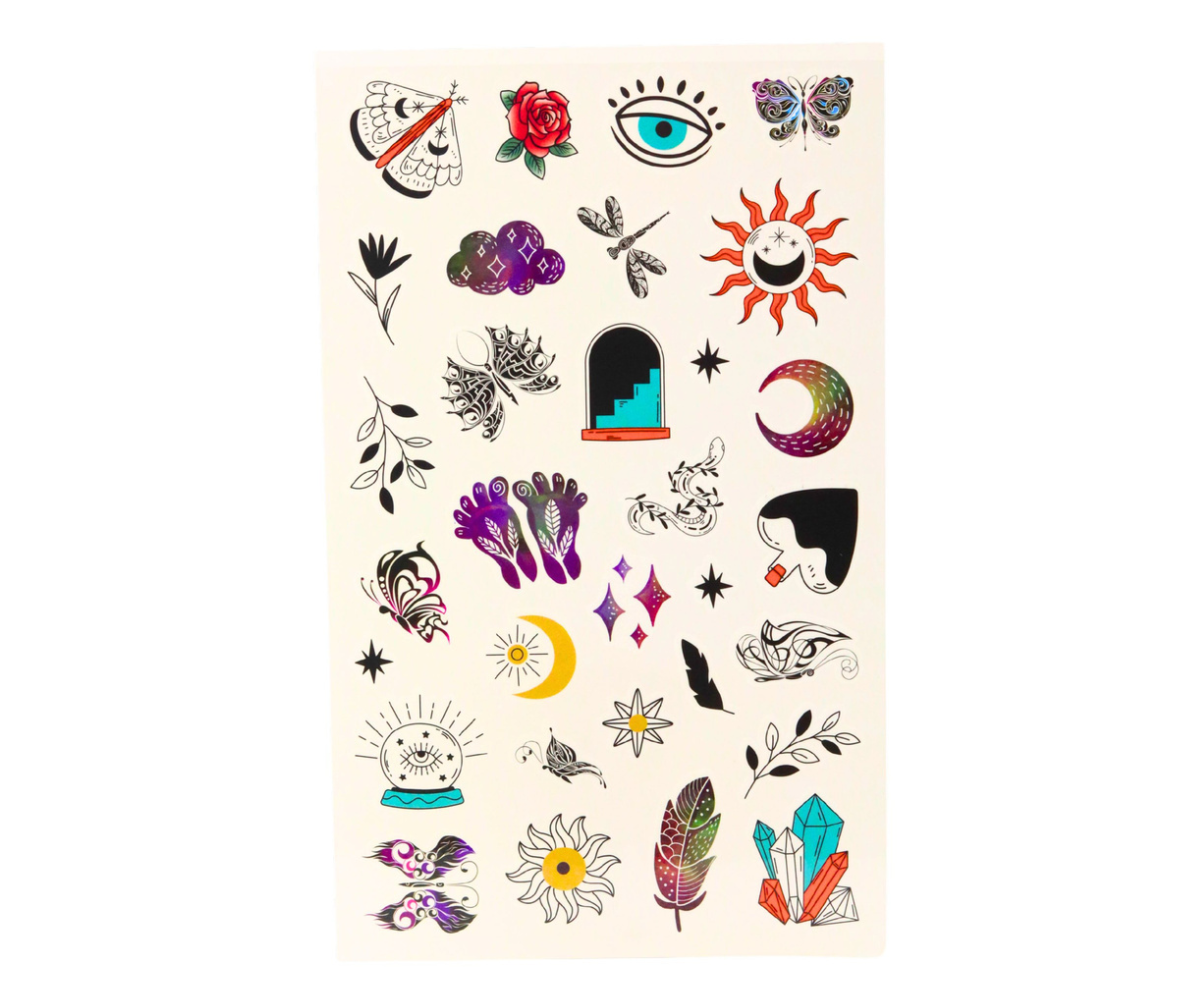 Värvilised laste tätoveeringud tähtede ja kuude motiividega