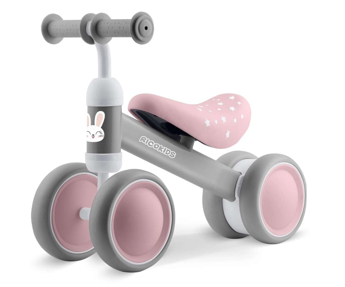 Kerge 2,3 kg kaaluga jooksuratas lihtsaks käsitsemiseks.