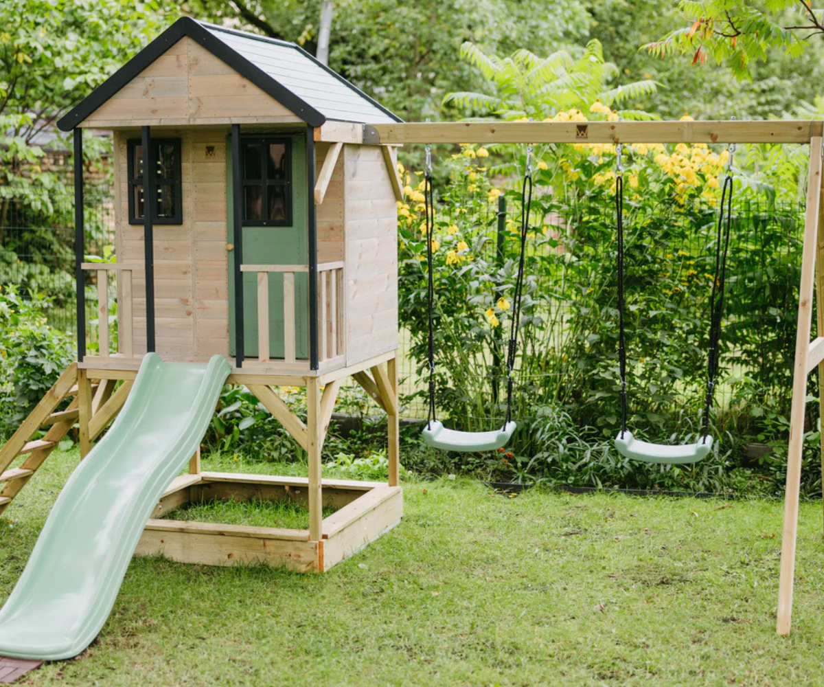Modernse disainiga puidust mängumaja 2–3 lapsele