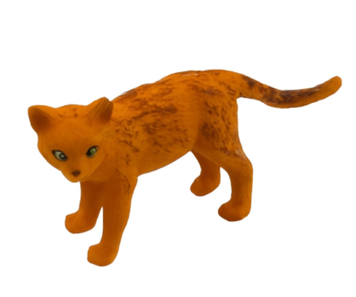 Kassifiguurid mõõdus 4–6 cm lapse käes suuruse võrdluseks.