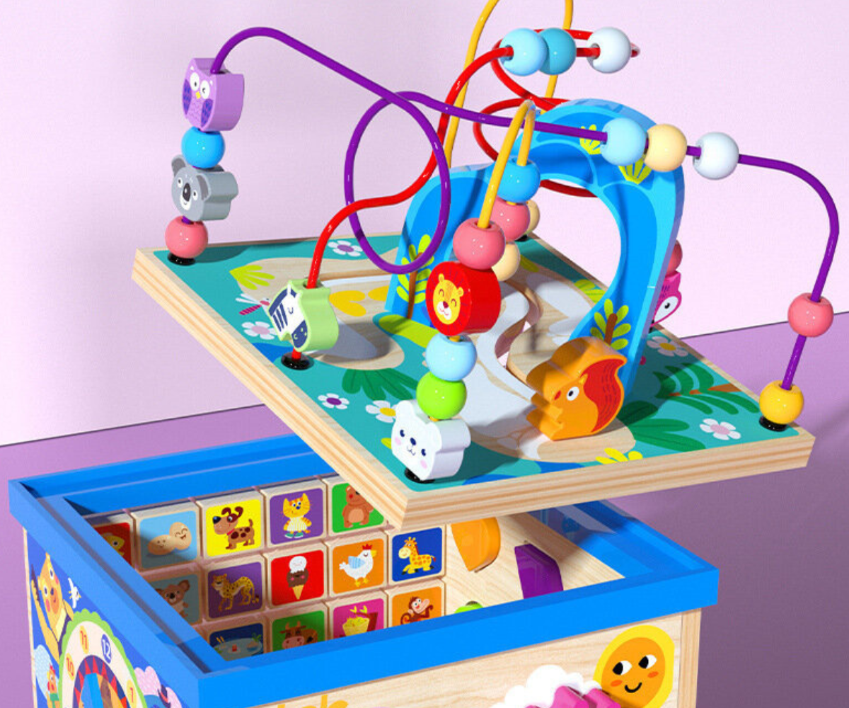 Multifunktsionaalne õppemäng hammasrataste ja kellaga.