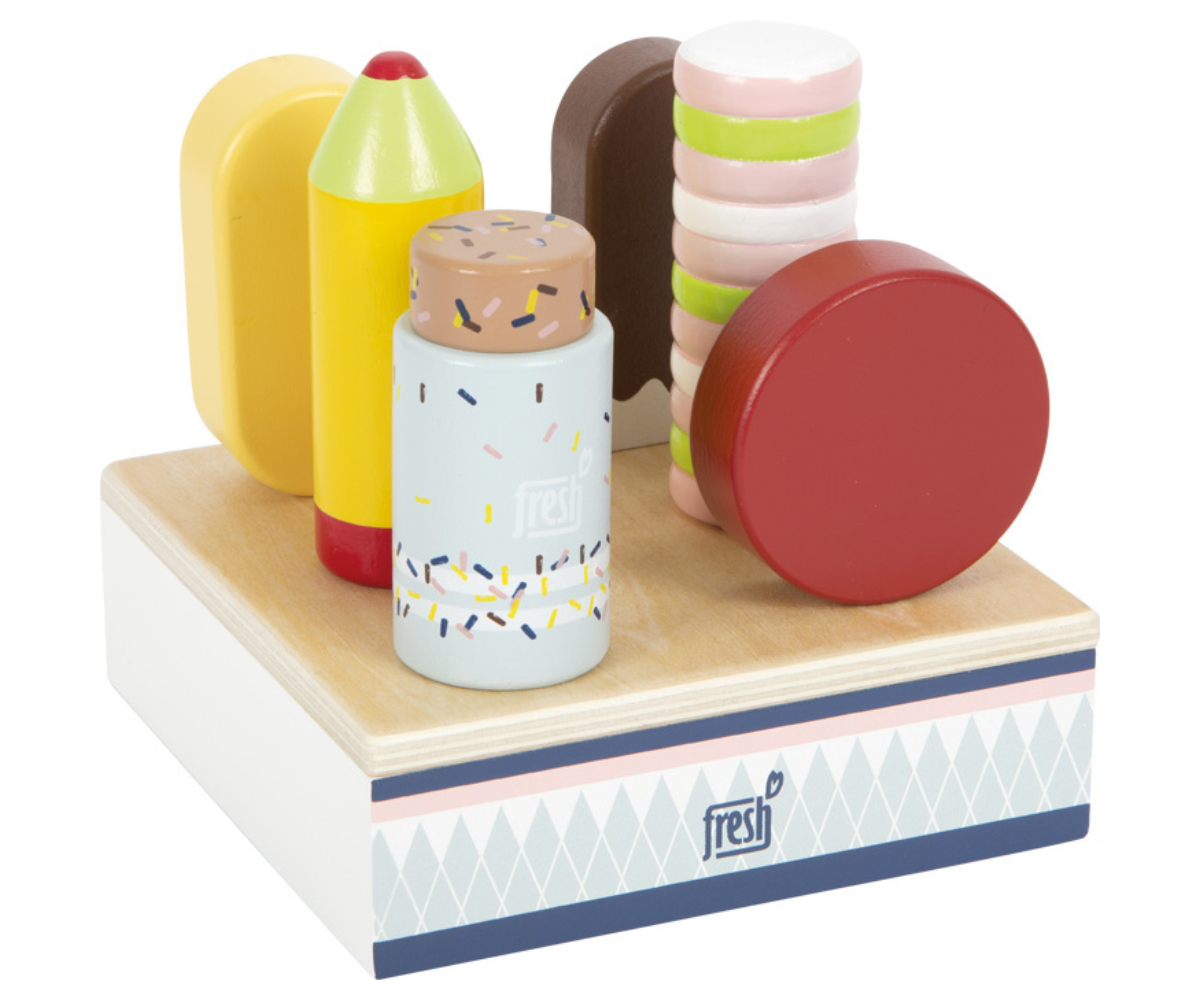 Kompaktne jäätisealus kuue sisestuspesaga pealtvaates