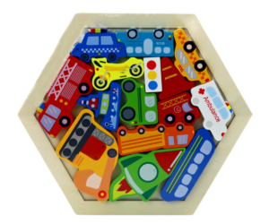 Detailne vaade tugevast puidust alusele ja kujunditele.