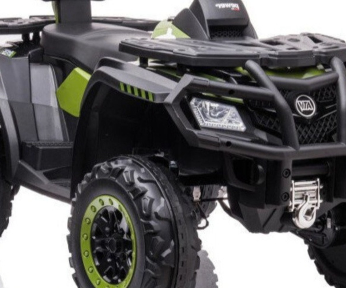 Elektriline laste ATV S615 (4x80W) - roheline detailvaade esiotsast, näidates rataste ja raami detailide kvaliteeti.