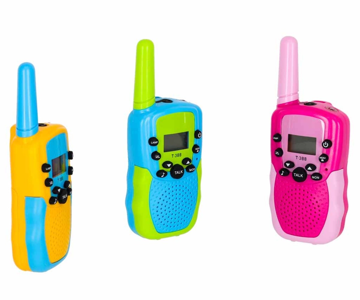 Kolm erinevat raadiosaatjat lastele, osa laste raadiosaatjate komplektist – 3tk.