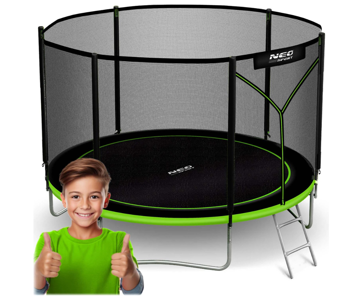 Suur 14 ft batuut aeda lastele ja perele.