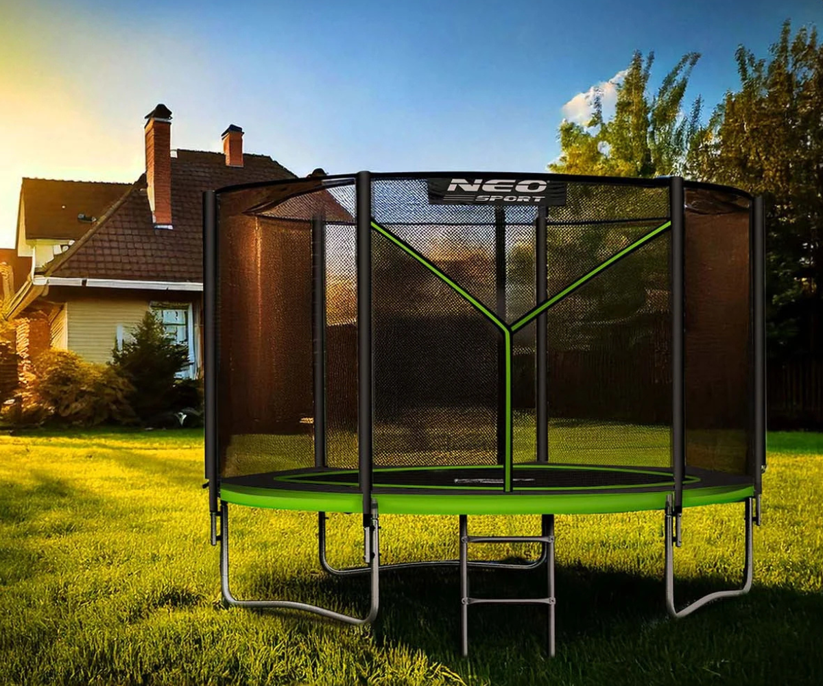 Aia batuut 435 cm stabiilsete U-kujuliste jalgadega.