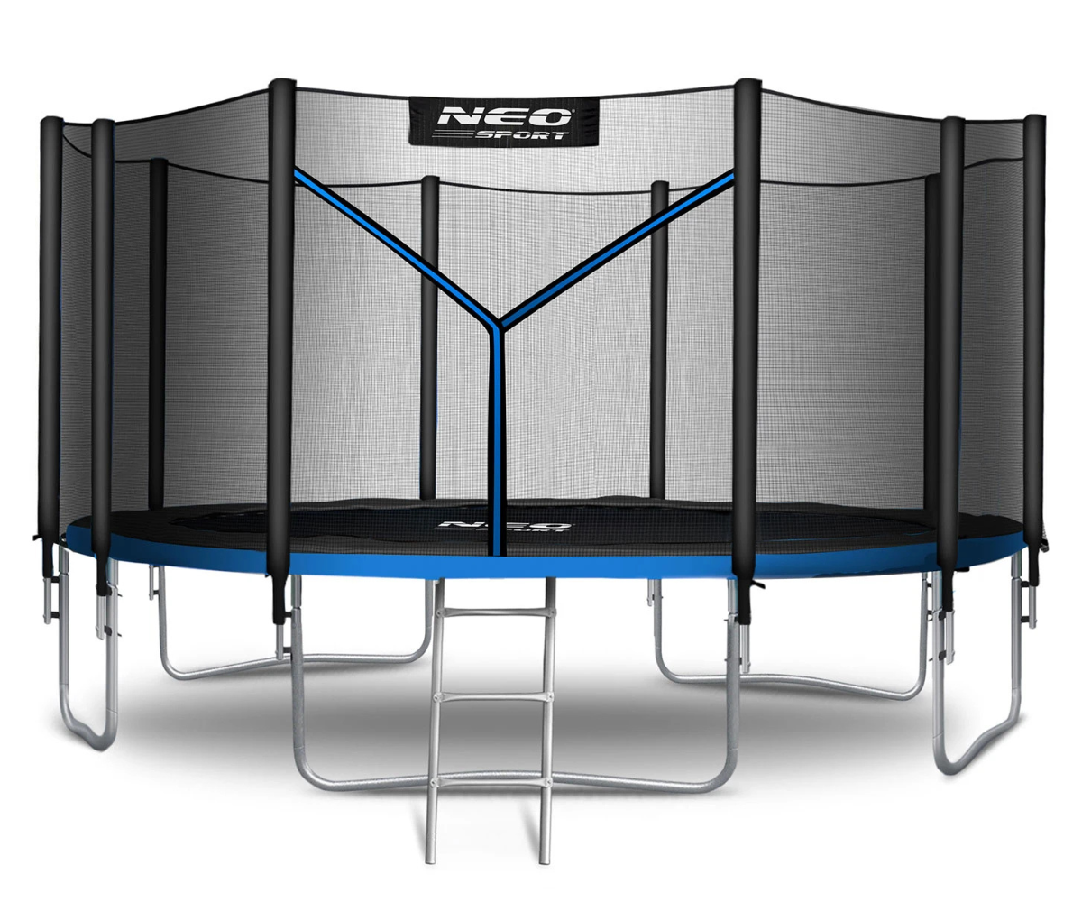 Batuut turvavõrgu ja redeliga lõbusaks õuemänguks.