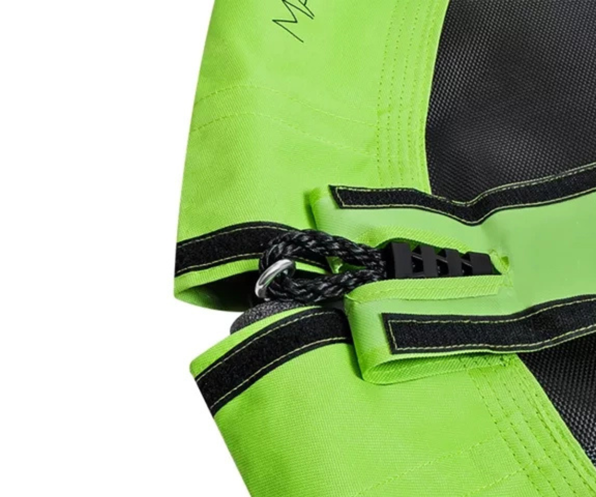 Roheline-must ümmargune kiik aeda mitmekesi kiikumiseks