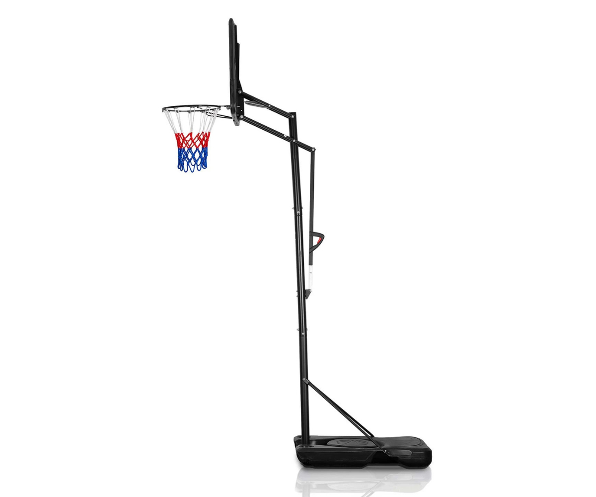 Korvpallikorv vee või liivaga täidetava alusega.