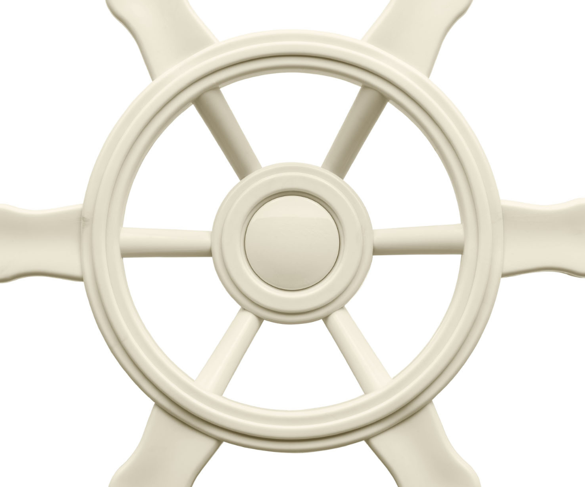 Pastelne valge plastikust rooliratas lapsele mänguväljakule