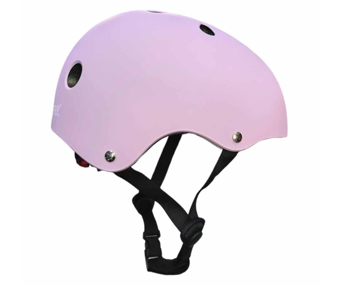 Trike Fix kiiver reguleeritavate rihmade ja tagumise LED-tulega