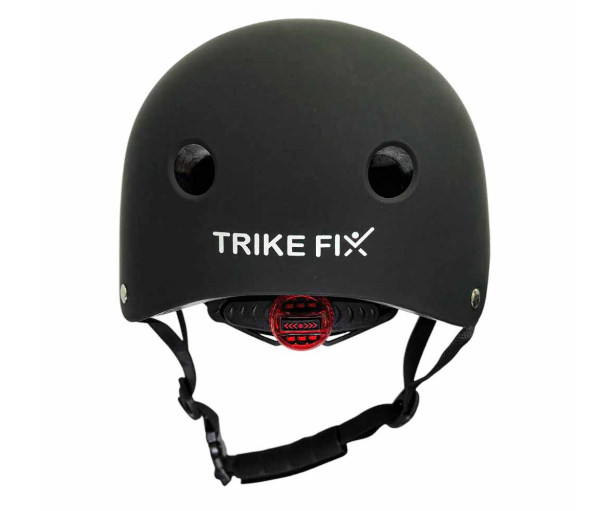 Trike Fix kiiver reguleeritavate rihmade ja tagumise LED-tulega