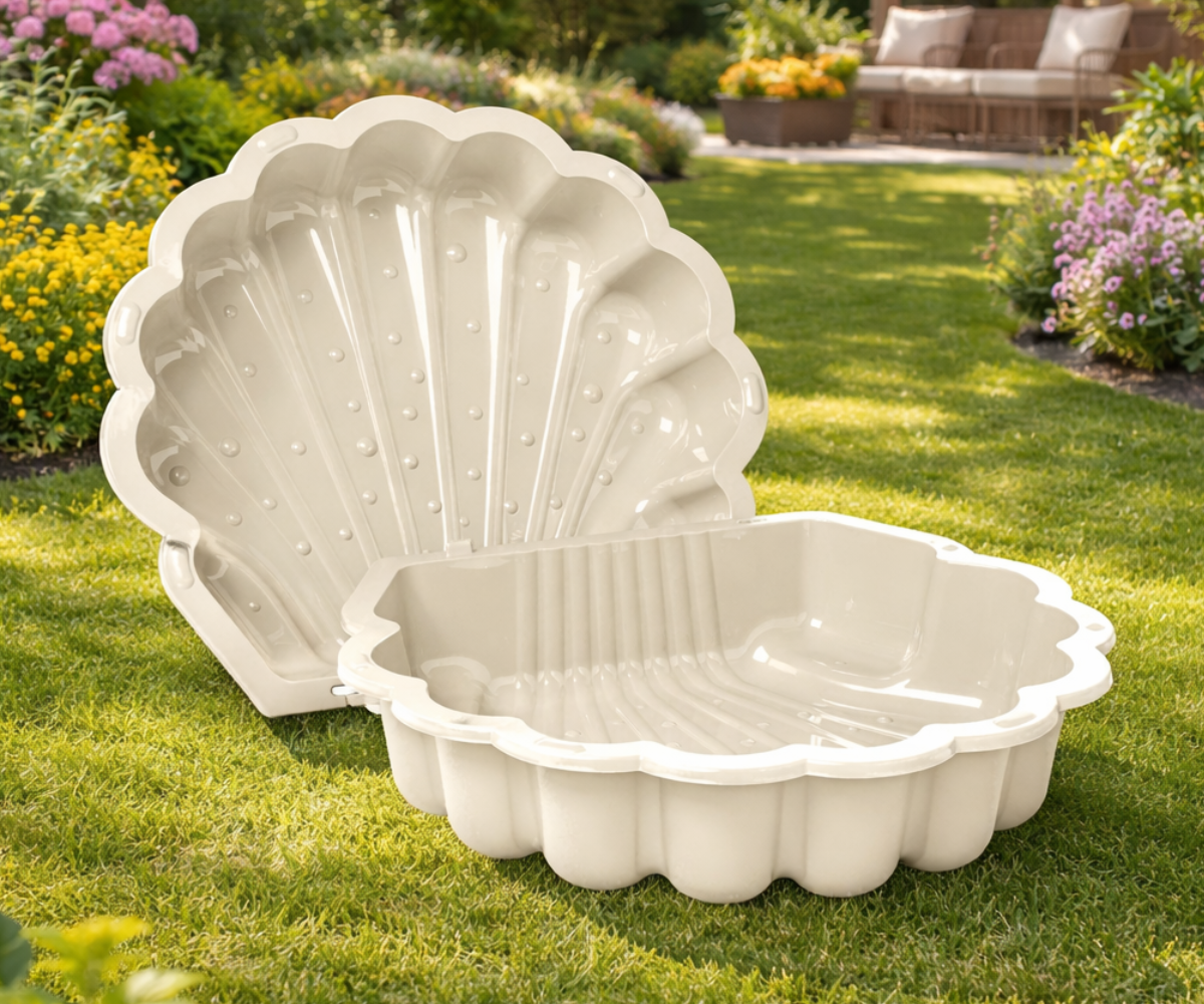 Pastelne valge kaanega liivakast õue ja tuppa