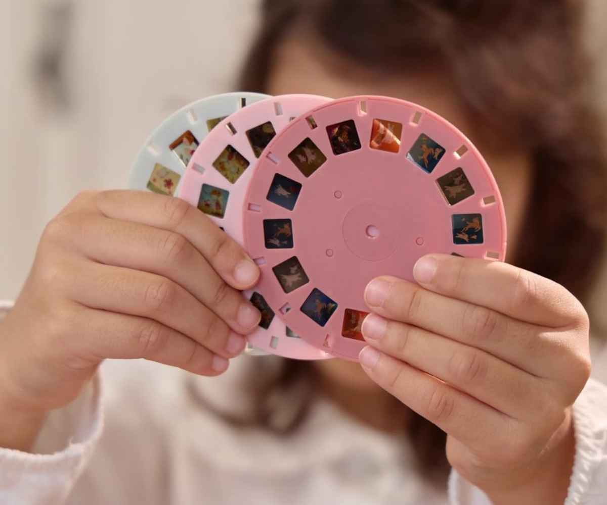 Liblikakujuline mänguasi lugude jutustamiseks