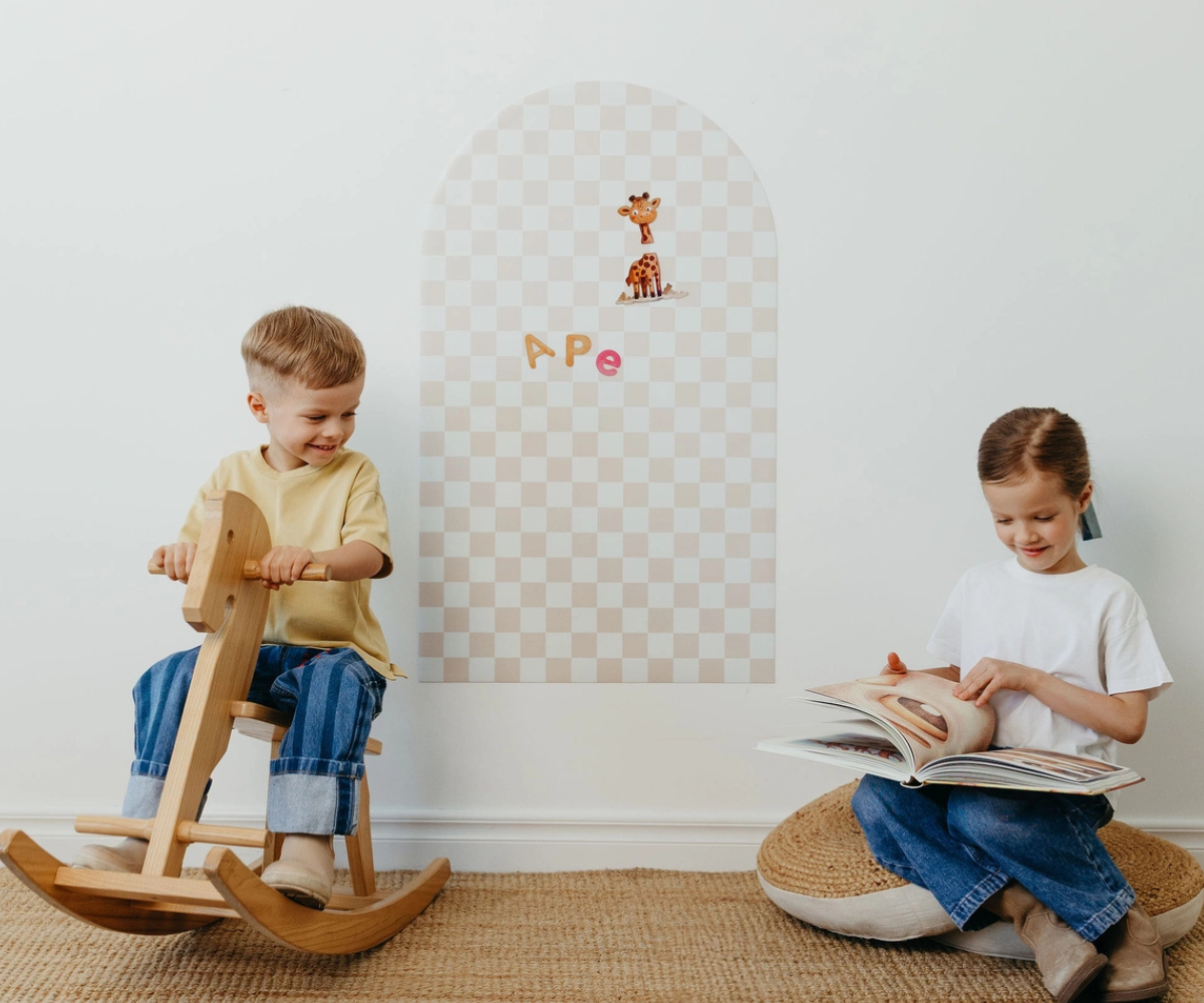 Beež ruuduline laste magnetsein loovaks tegevuseks