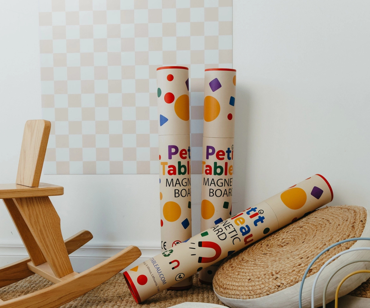 Minimalistlik magnettahvel magnettähtede ja mängude jaoks