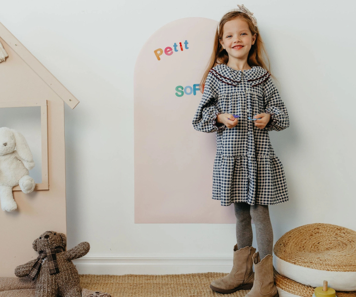 Kaarjas magnettahvel magnettähtede ja mängude jaoks