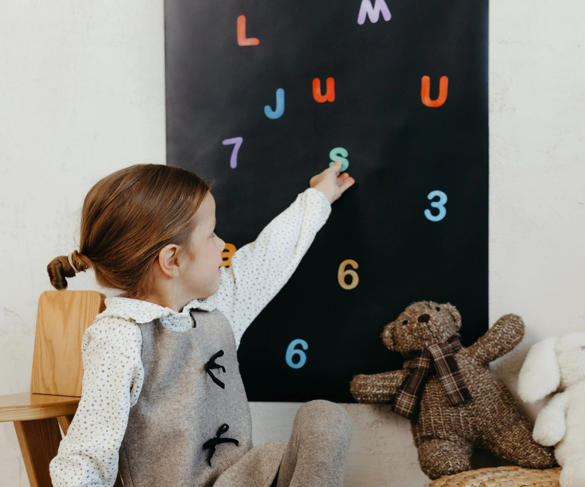 Arendav mänguasi tähtede ja sõnade harjutamiseks