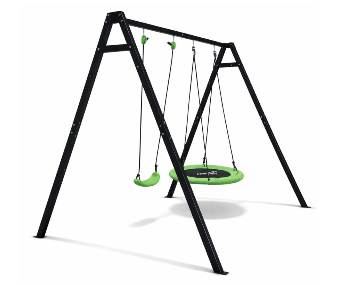 Metallraamiga aiakiik pesakiigele ja kiigeistmele