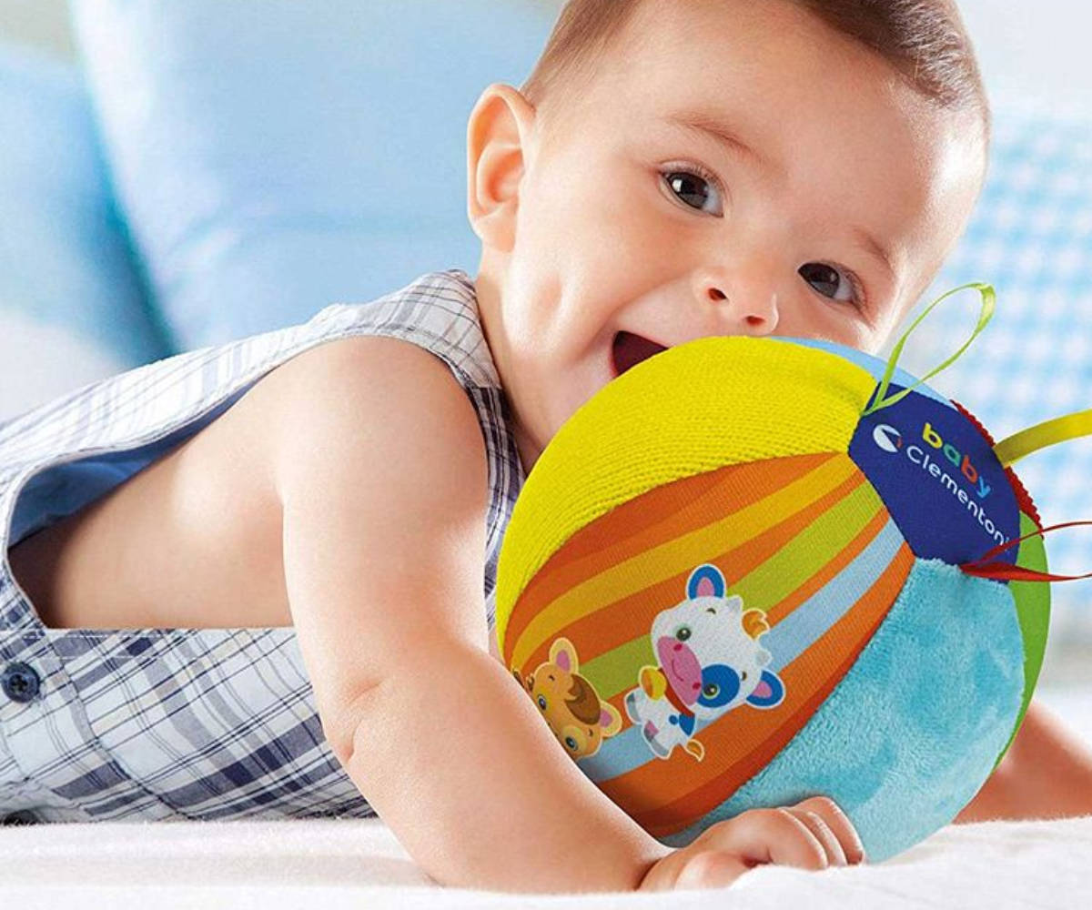 Clementoni beebipall helidega pehmest kangast