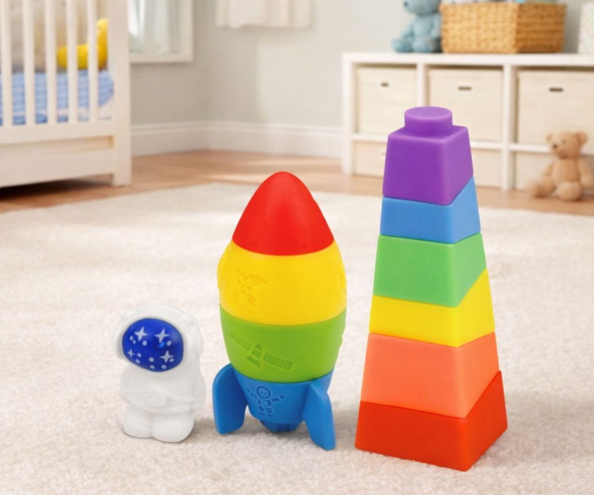 Värviline raketikujuline ladumismäng väikelapsele