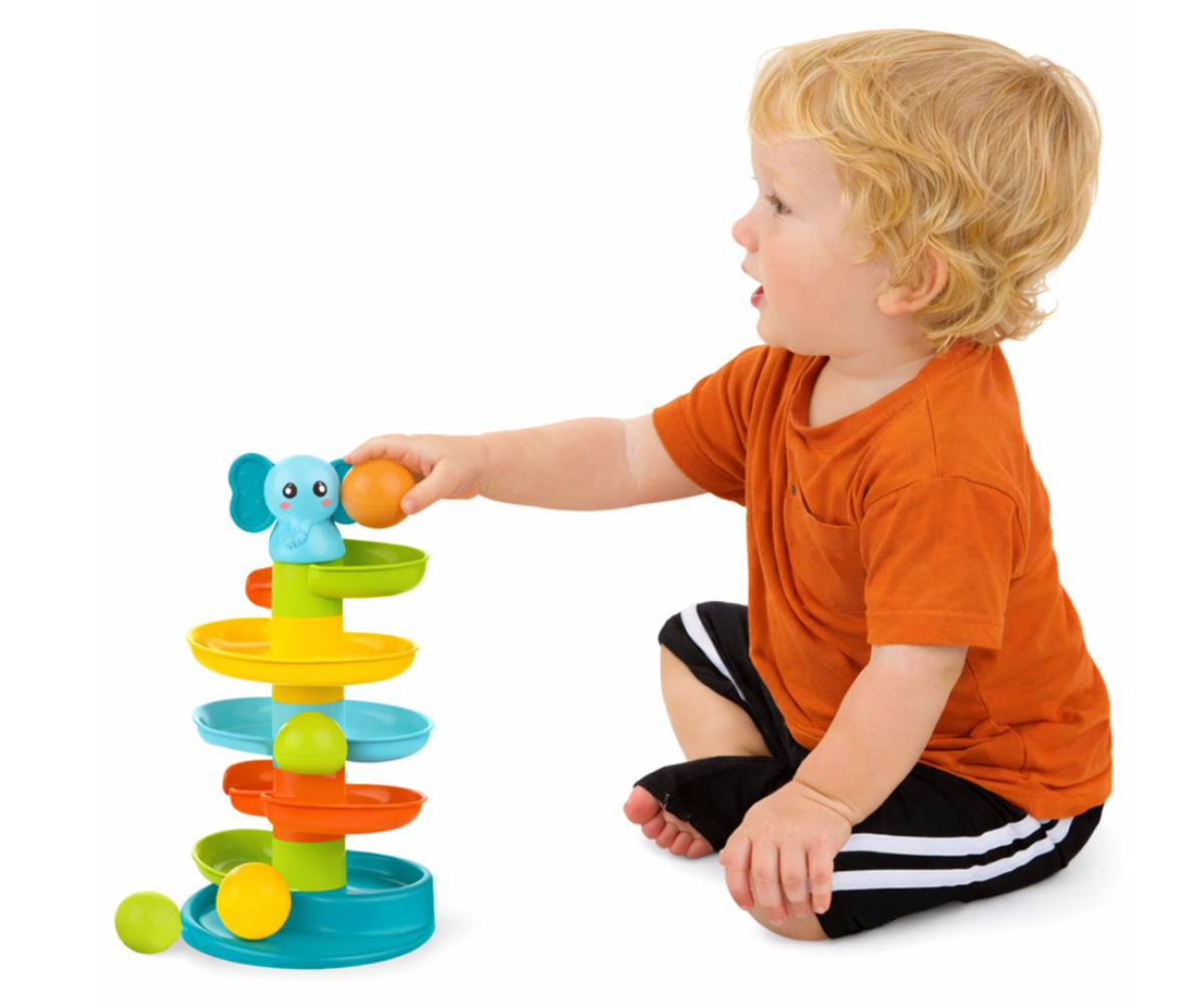 Hariv pallirada torni kujul väikesele lapsele