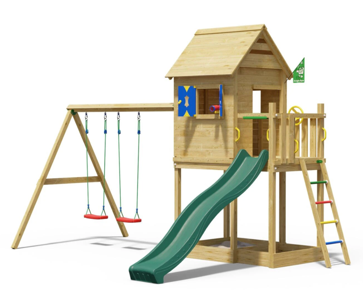 Jungle Gym mängukeskus akende ja liumäega aias