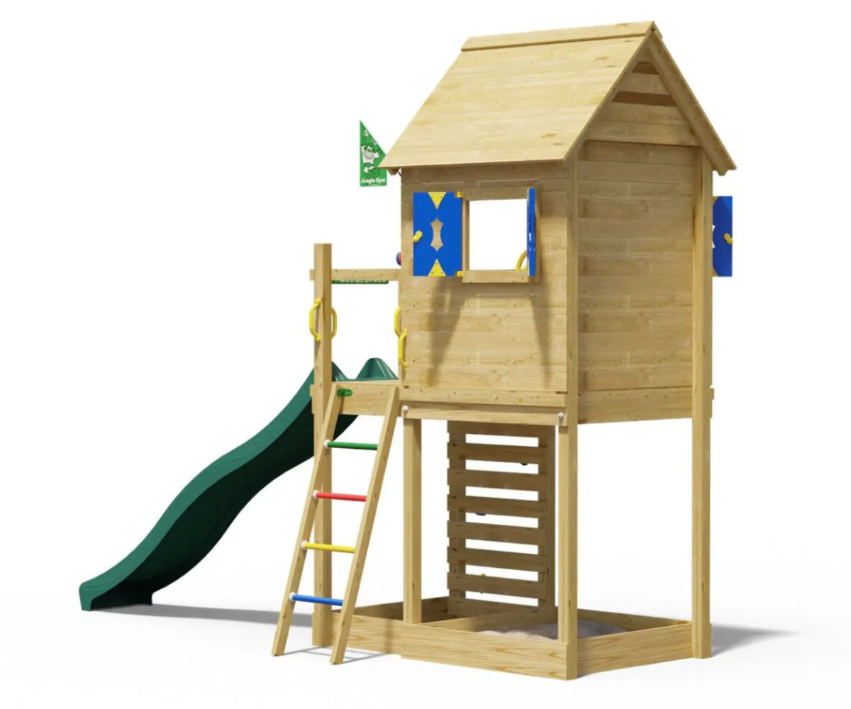 Turvaline puidust tornmängumaja liumäe ja redeliga