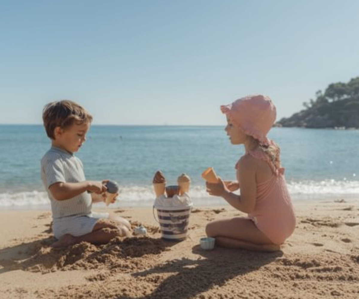 14-osaline rannakomplekt jäätisevormide ja kulbiga 🍦💙