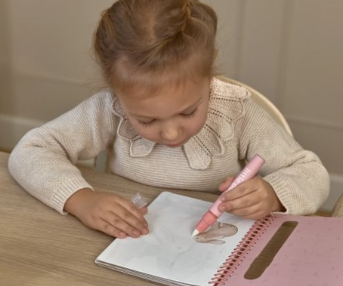Little Dutch loov ja segadusvaba värvimisrõõm 🌷🖍️