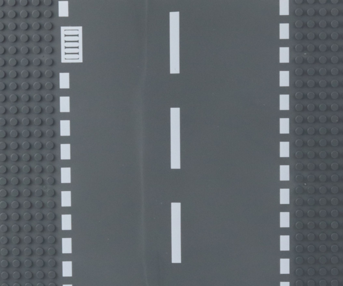 Vastupidavast ABS-plastikust valmistatud 26 × 26 cm alusplaat ühildub enamiku populaarsete ehitusklotsidega.