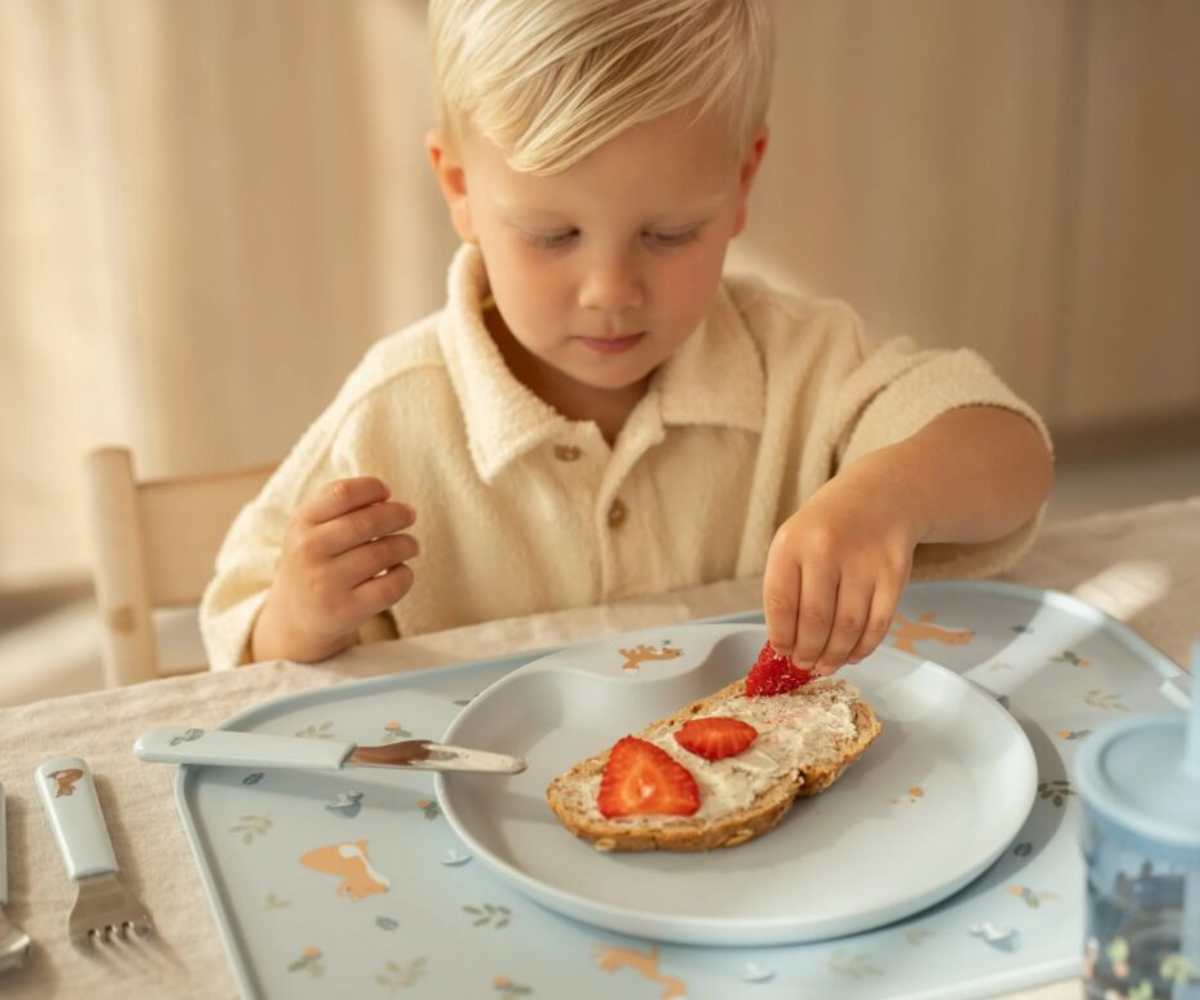 Iseseisev söömine arendab lapse peenmotoorikat, käe ja silma koostööd ning suurendab enesekindlust uute oskuste omandamisel.