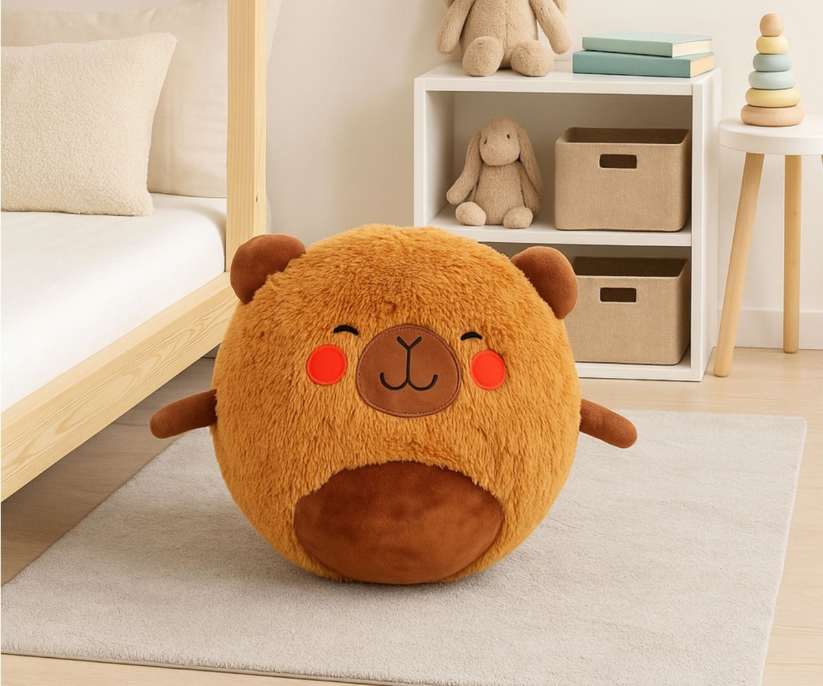 Hüppeloom Kapibaara BigCutePet 50cm lasteaia keskkonnas, justkui orede efektne element.